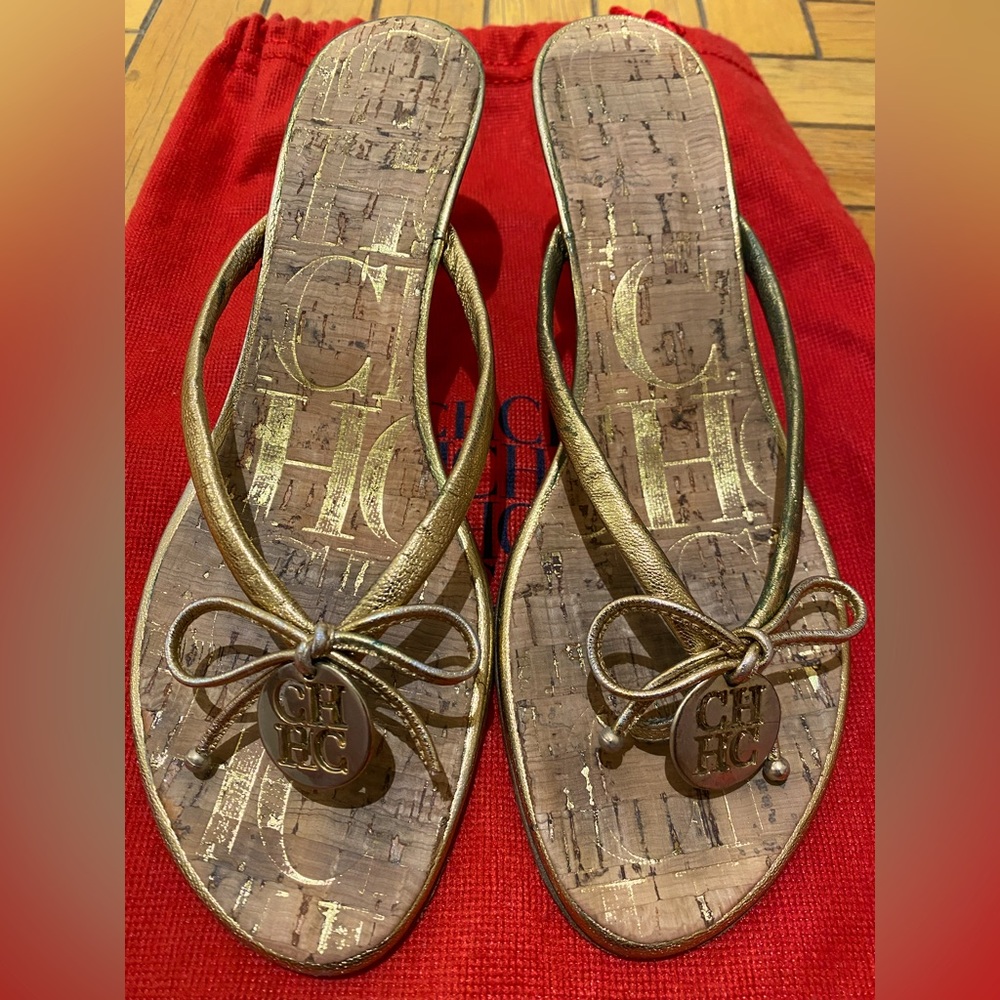 GORGEOUS Carolina Herrera Gold Sandals Size 39
